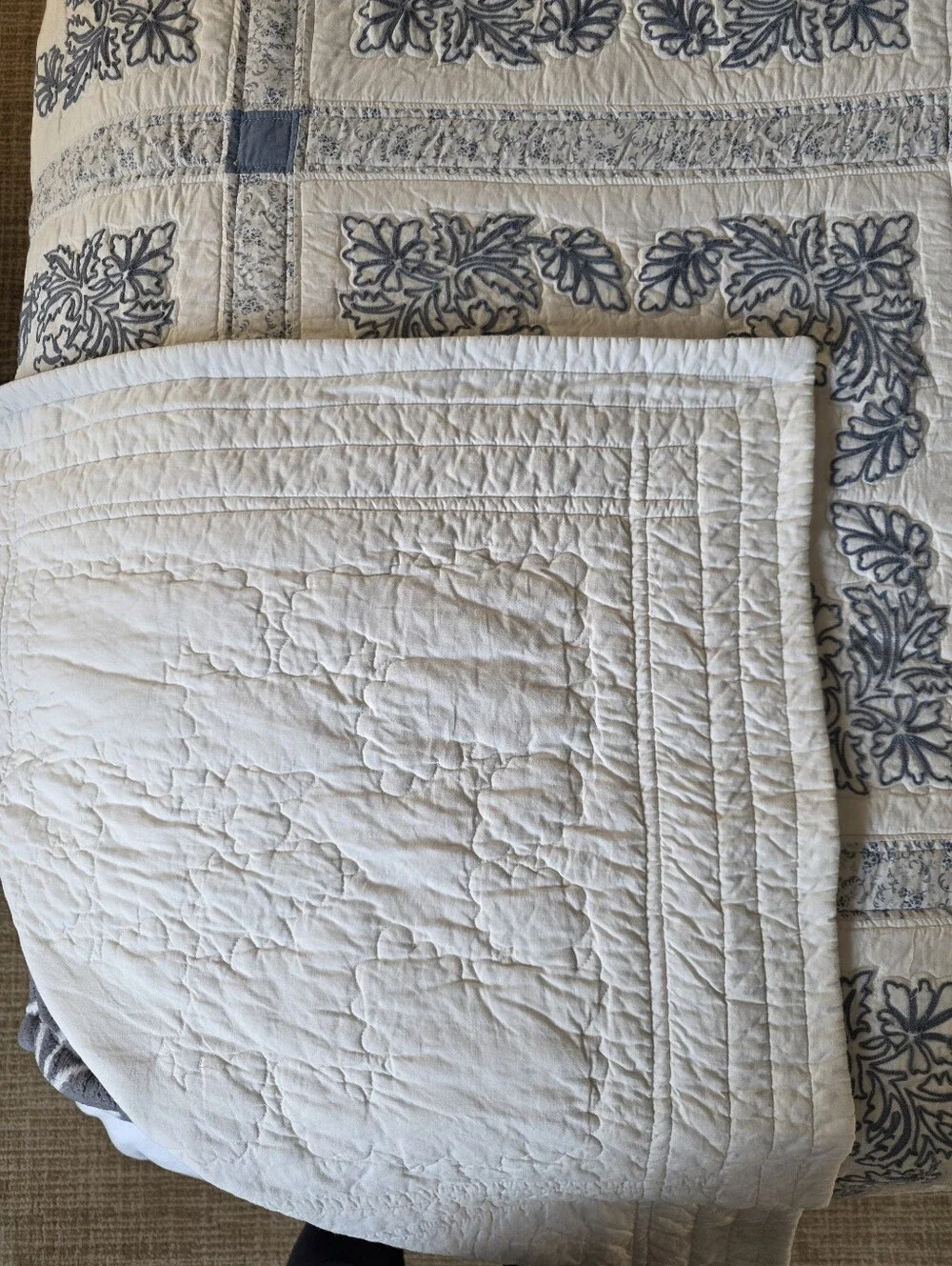 Queen 90x90 100% Cotton Blue & White Reversible Floral Quilt